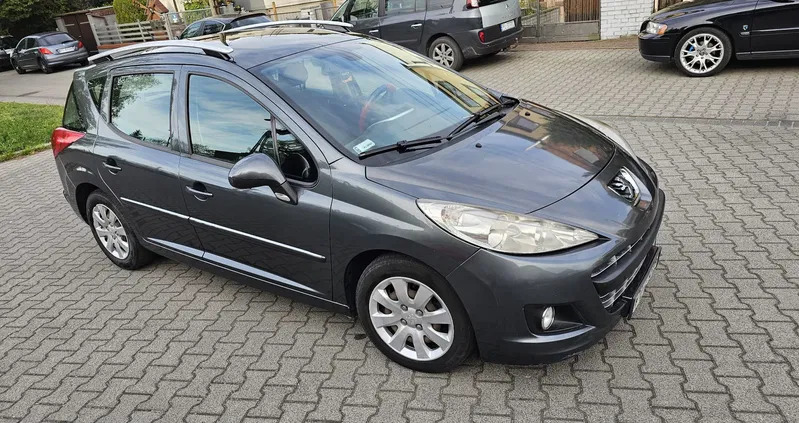 peugeot Peugeot 207 cena 13530 przebieg: 317000, rok produkcji 2012 z Leszno